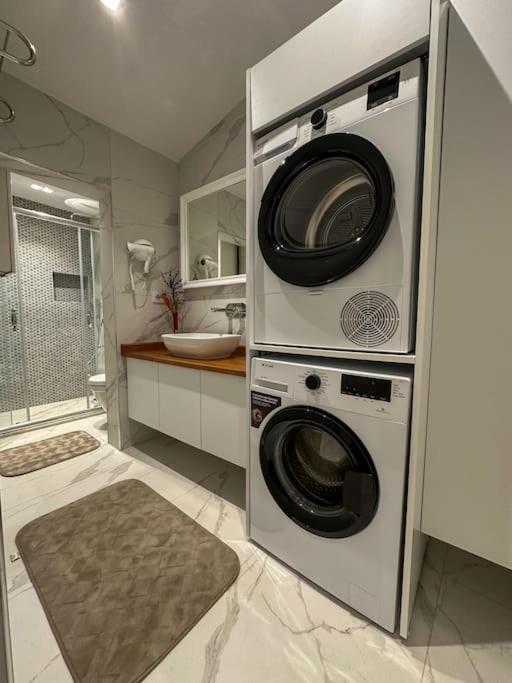 Sahin Pera Suit3 Location 2 Bedroom 3 Ac Great * İstanbul